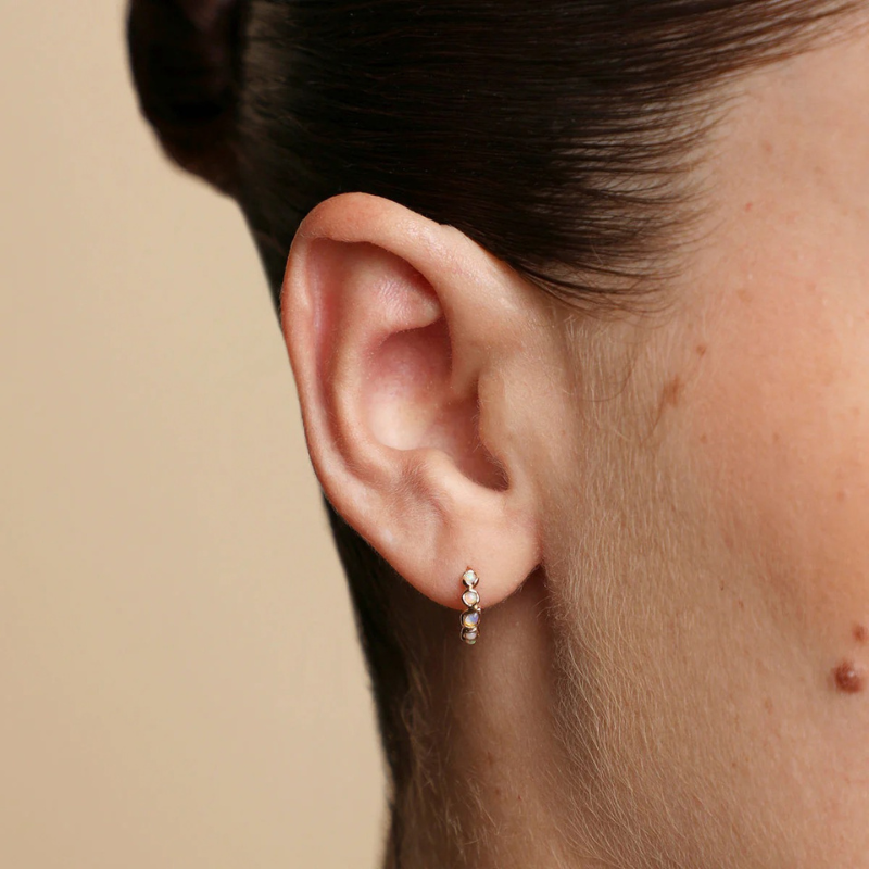 Boucles d’Oreilles Créoles à Opale Irisée pour Femme