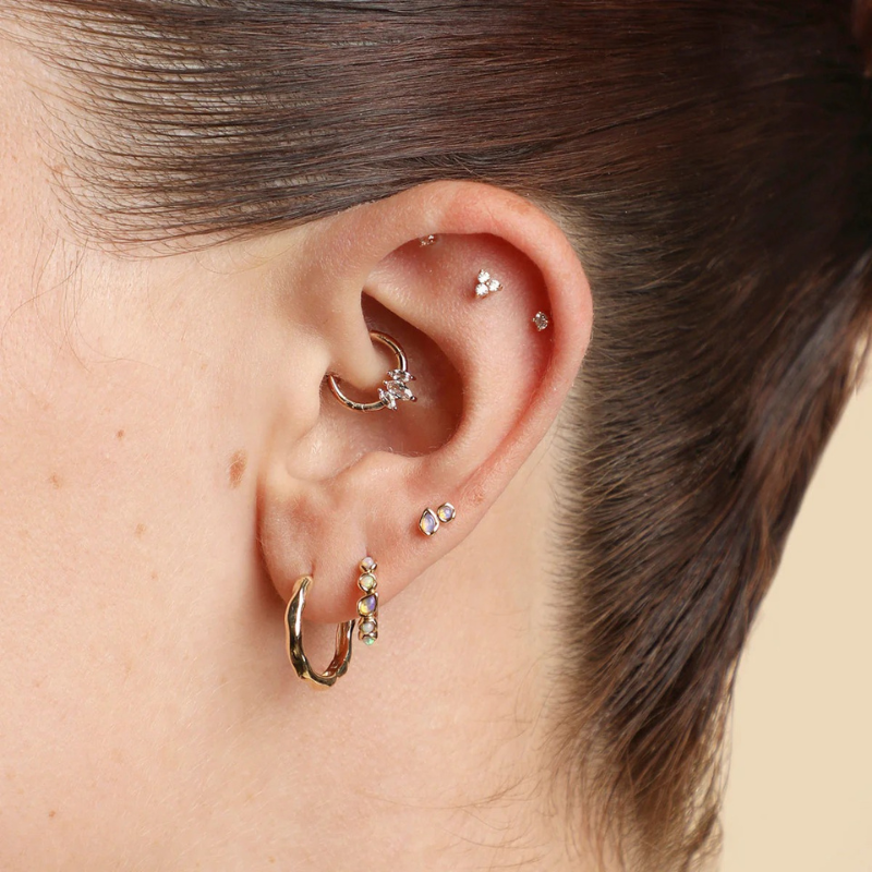 Boucles d’Oreilles Créoles à Opale Irisée pour Femme